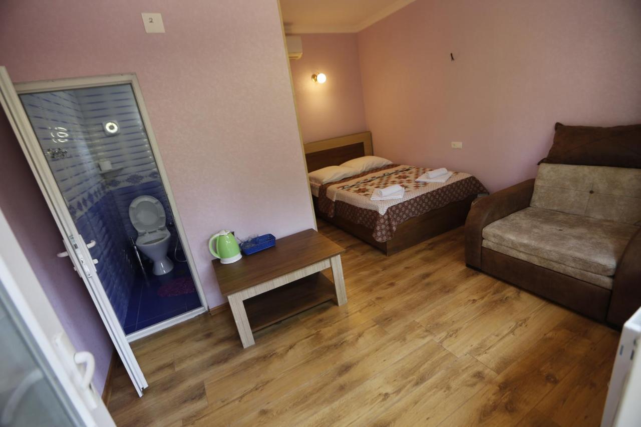 Lilia Guesthouse Сигнахи Экстерьер фото