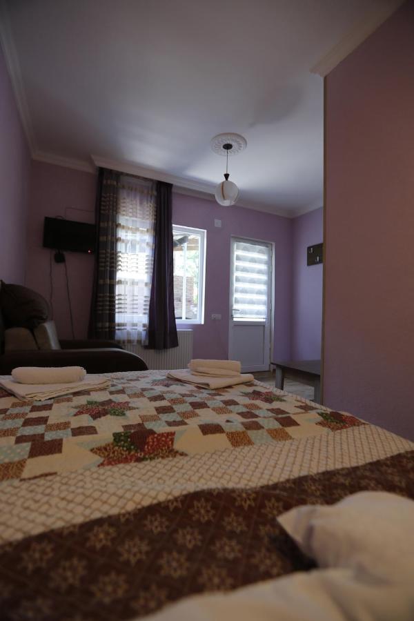 Lilia Guesthouse Сигнахи Экстерьер фото